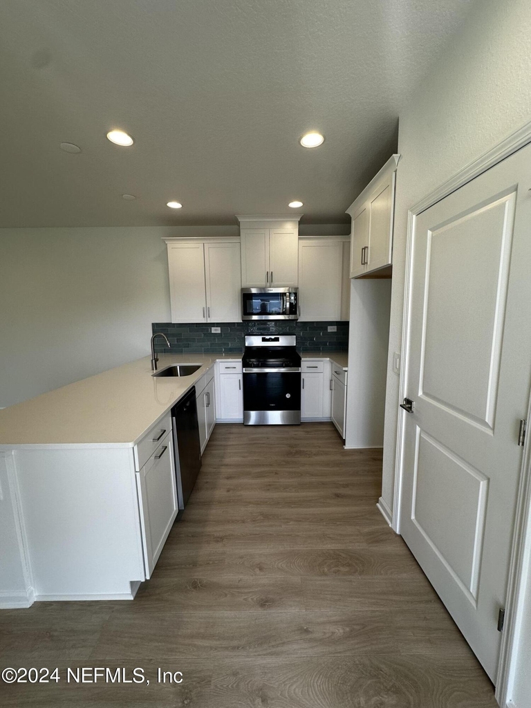 545 Brandon Lakes Drive - Photo 4