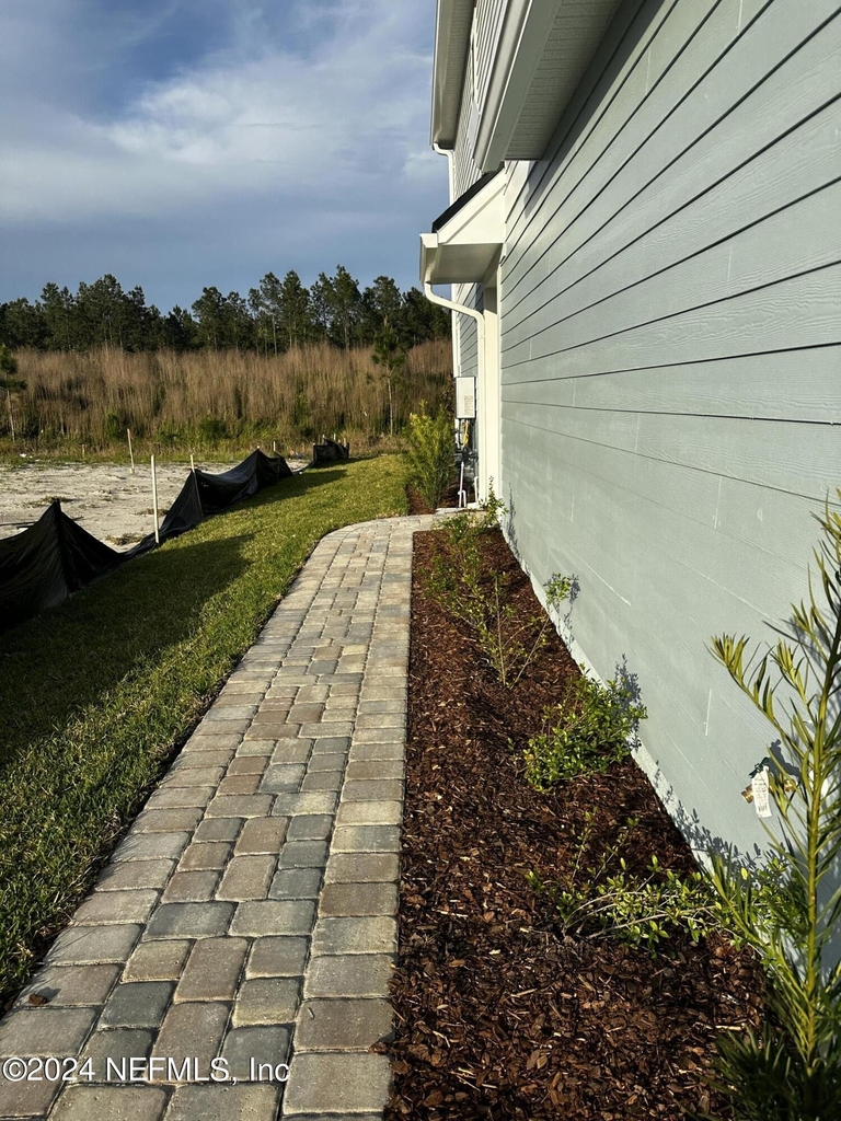 545 Brandon Lakes Drive - Photo 2