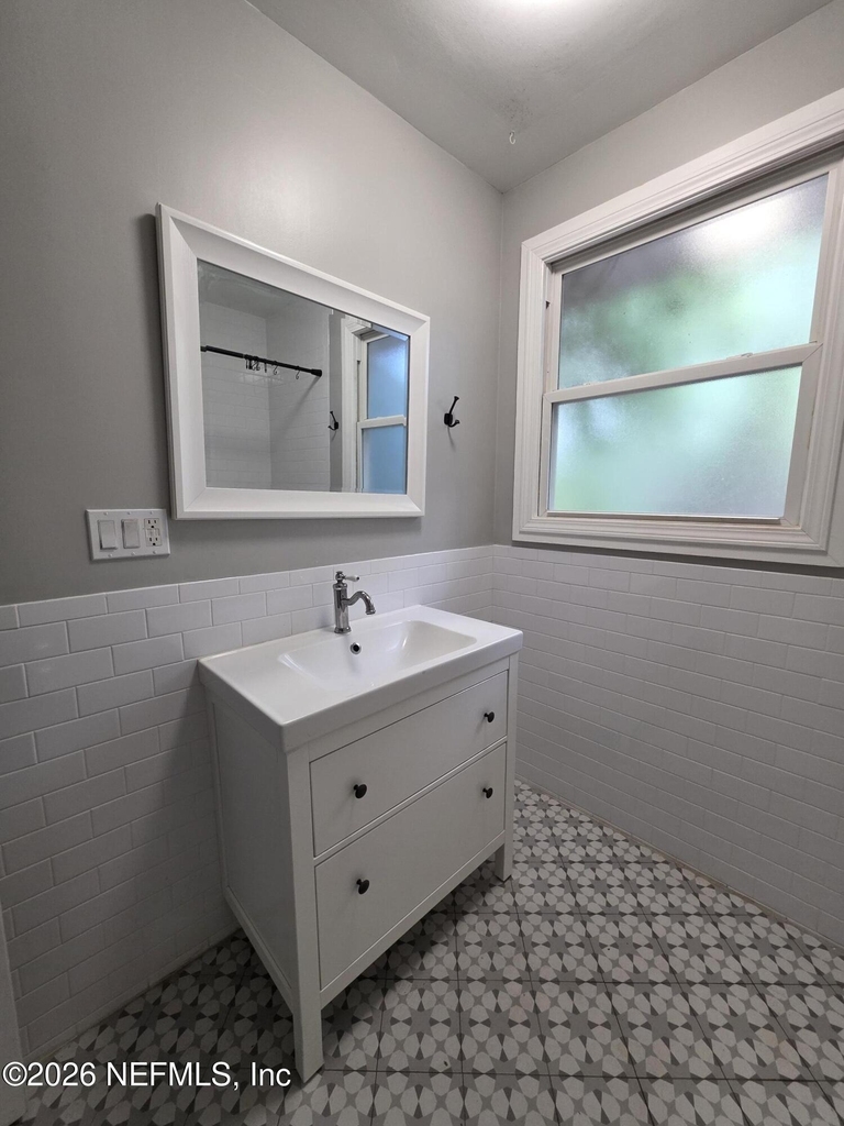 3353 Dellwood Avenue - Photo 11