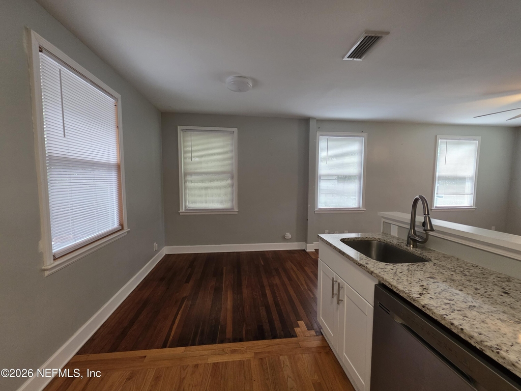 3353 Dellwood Avenue - Photo 5