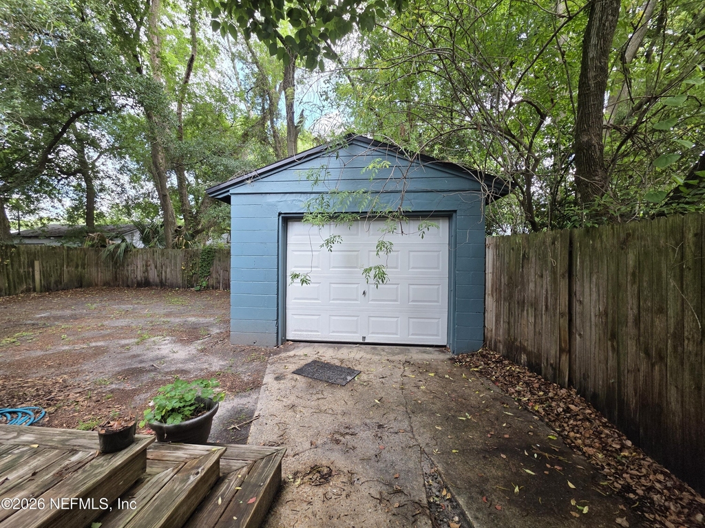 3353 Dellwood Avenue - Photo 13