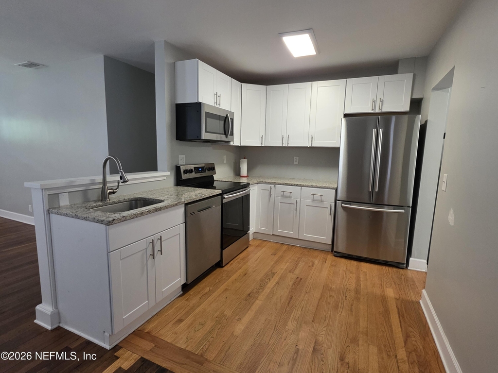 3353 Dellwood Avenue - Photo 3