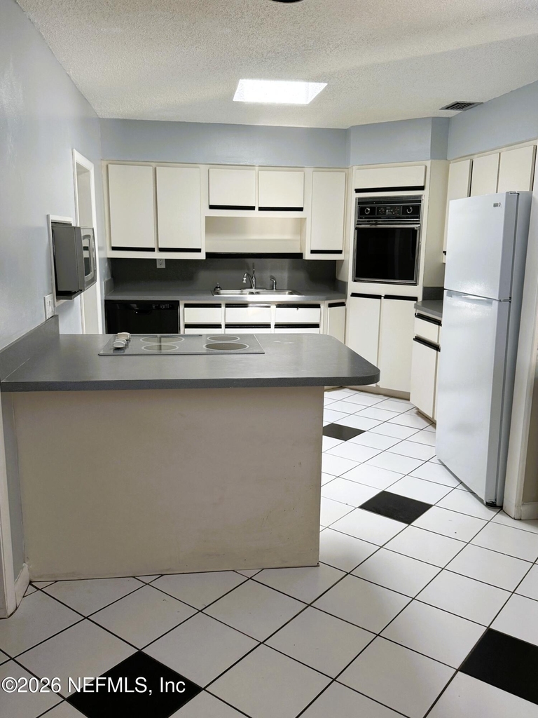 5410 Manfields Place - Photo 3