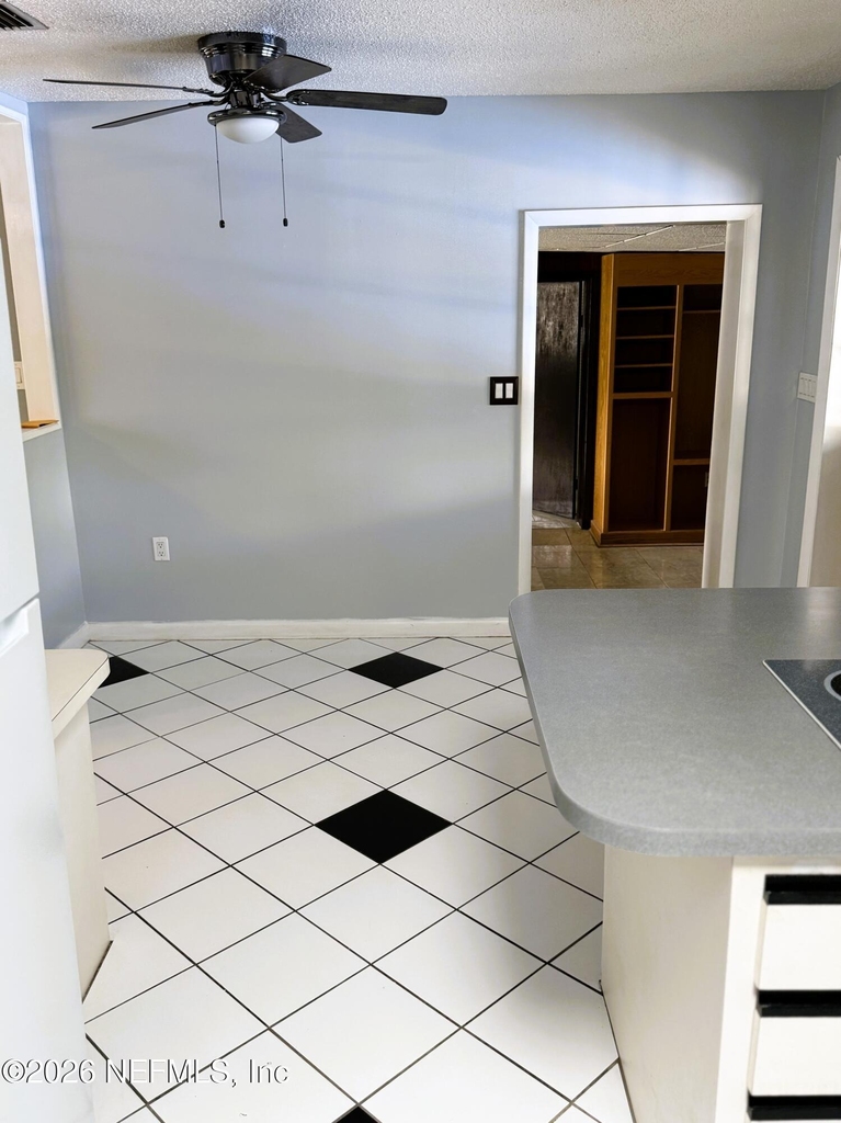 5410 Manfields Place - Photo 4