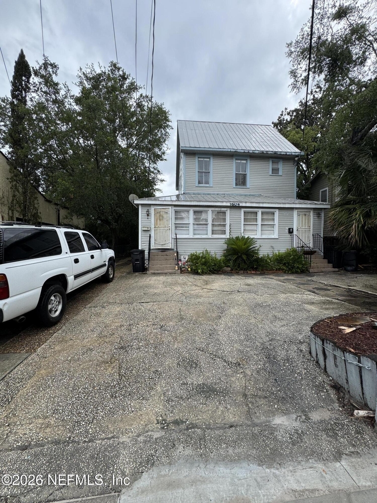 1604 Cherry Street - Photo 1