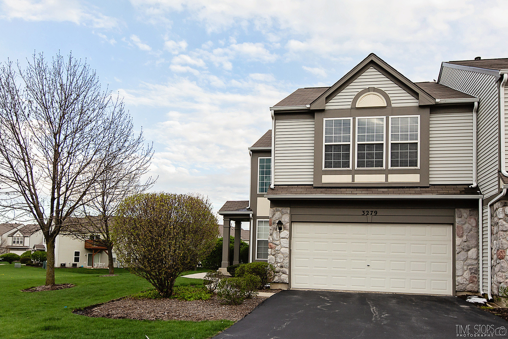 3279 Bromley Lane - Photo 0