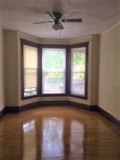 1116 W Wellington Avenue - Photo 1