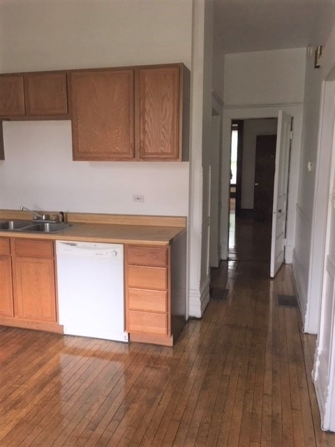 1116 W Wellington Avenue - Photo 10