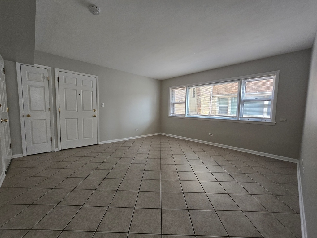 837 Lathrop Avenue - Photo 2