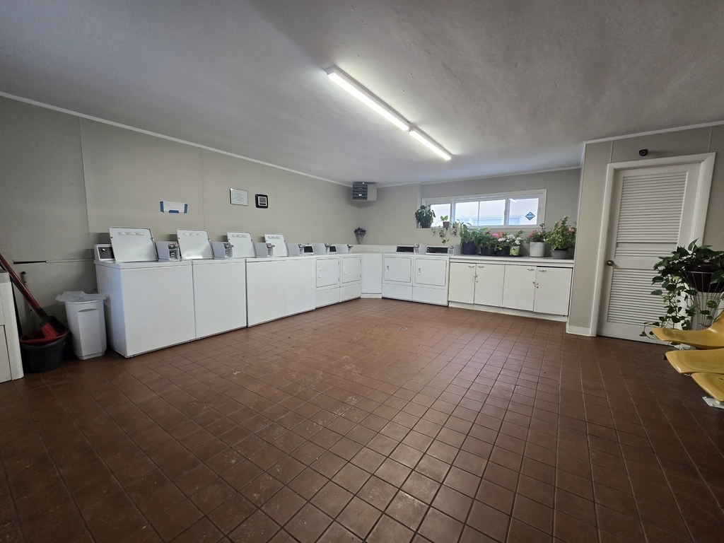 7201 W Wellington Avenue - Photo 5