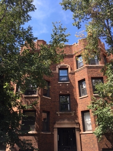 640 W Roscoe Street - Photo 0
