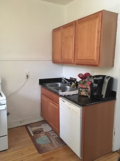 640 W Roscoe Street - Photo 9