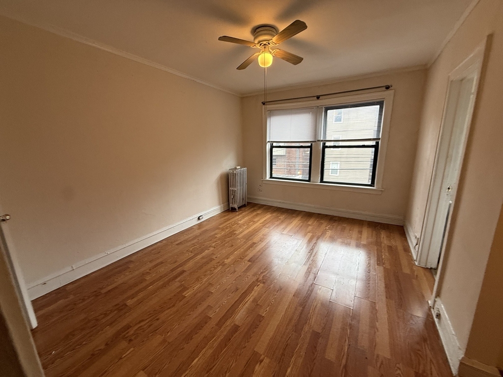 1135 W Lunt Avenue - Photo 1