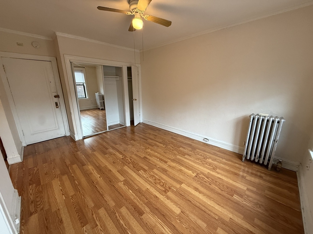 1135 W Lunt Avenue - Photo 2