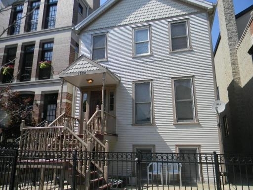 1224 W Melrose Street - Photo 0