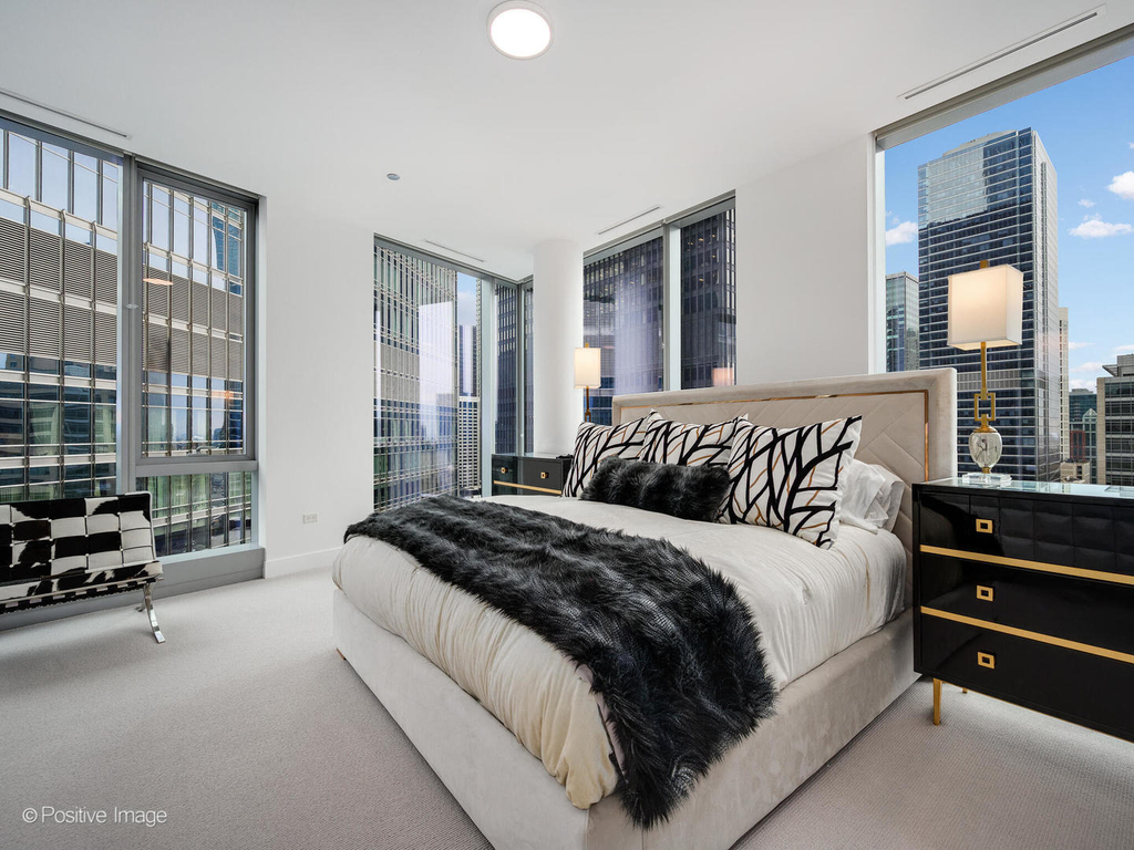 403 N Wabash Avenue - Photo 21
