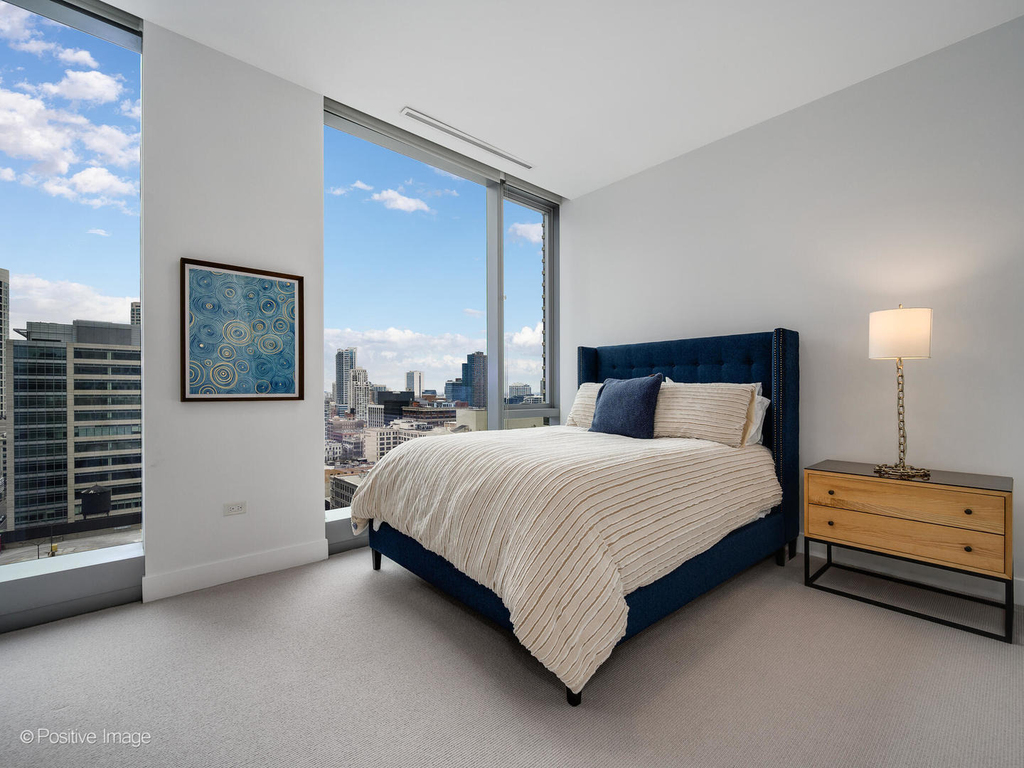 403 N Wabash Avenue - Photo 15
