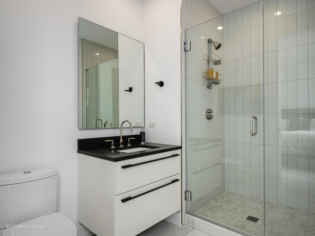 403 N Wabash Avenue - Photo 16