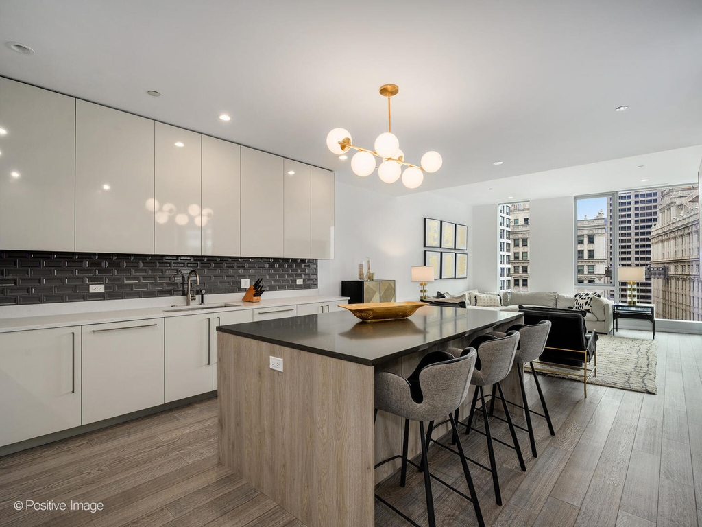 403 N Wabash Avenue - Photo 6