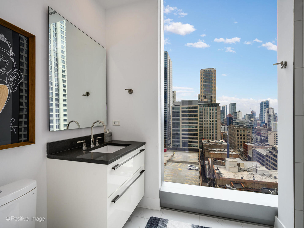 403 N Wabash Avenue - Photo 14