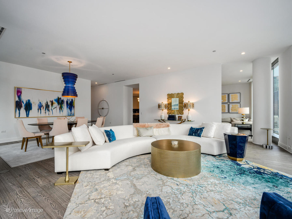 403 N Wabash Avenue - Photo 12