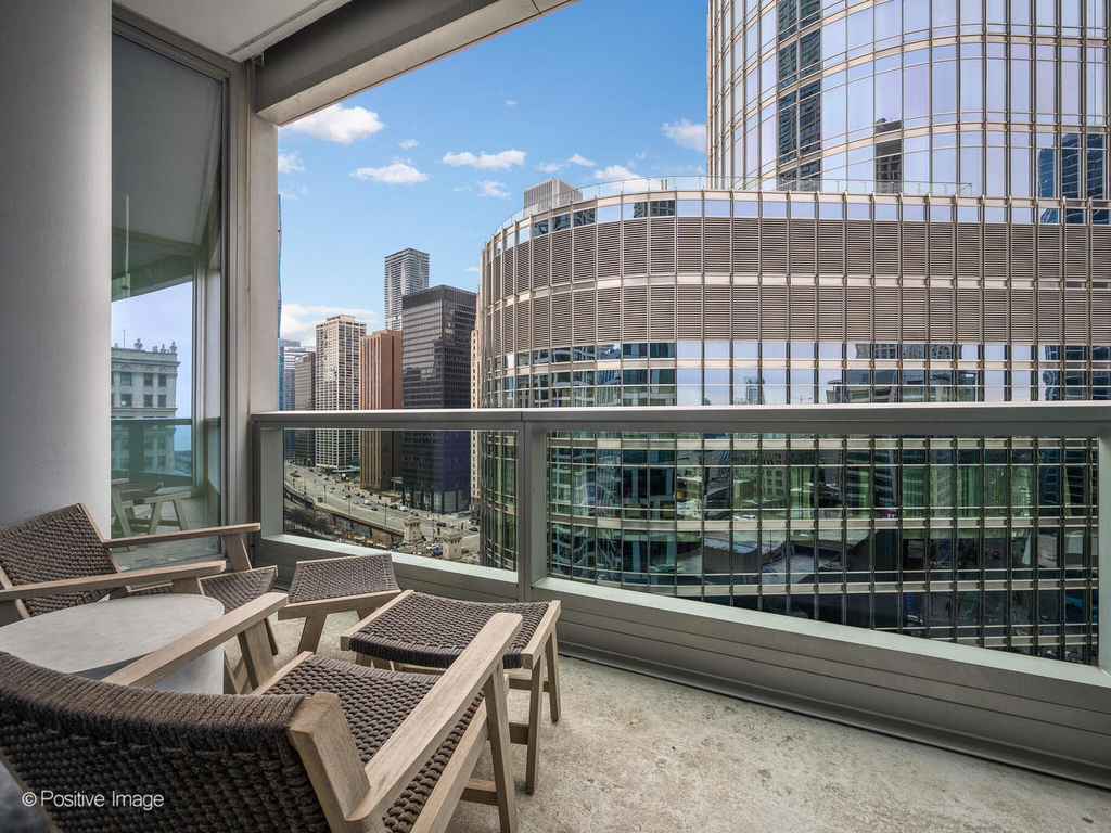 403 N Wabash Avenue - Photo 26