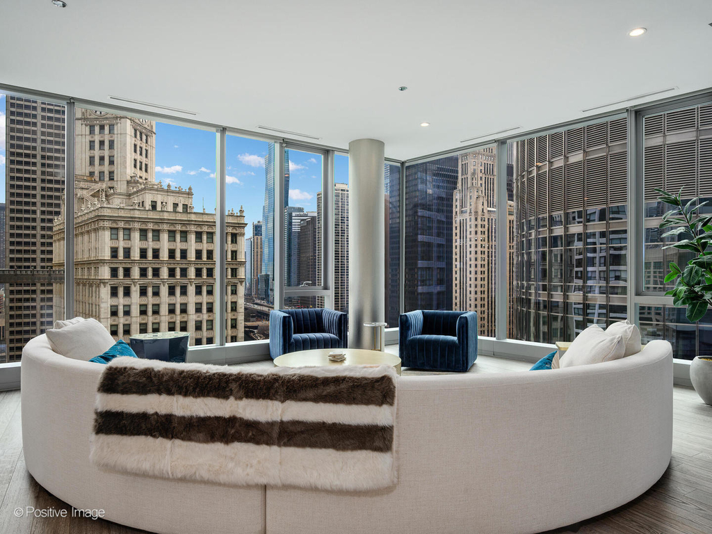403 N Wabash Avenue - Photo 9
