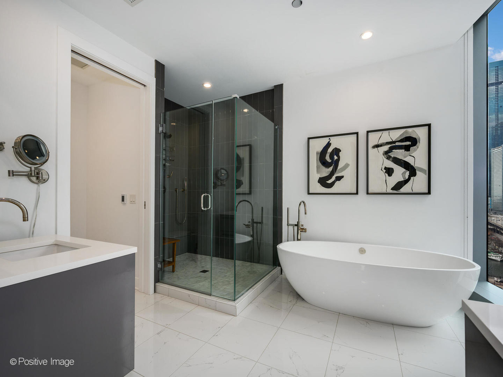 403 N Wabash Avenue - Photo 23