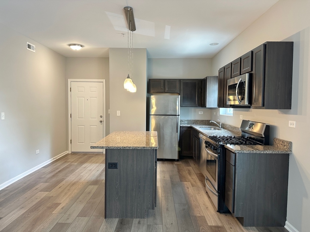 809 E Main Street - Photo 2