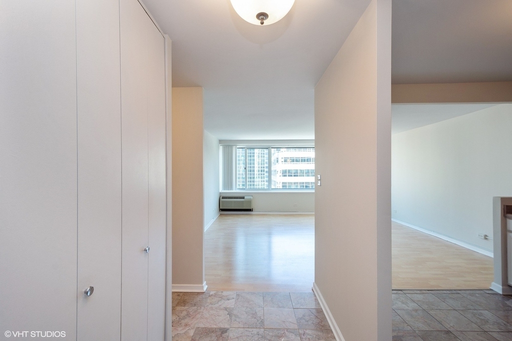 211 E Ohio Street - Photo 1