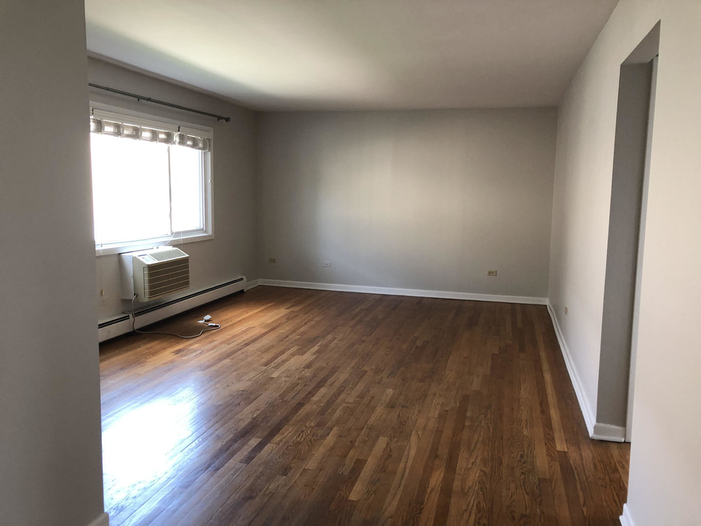 1116 Greenleaf Avenue - Photo 1