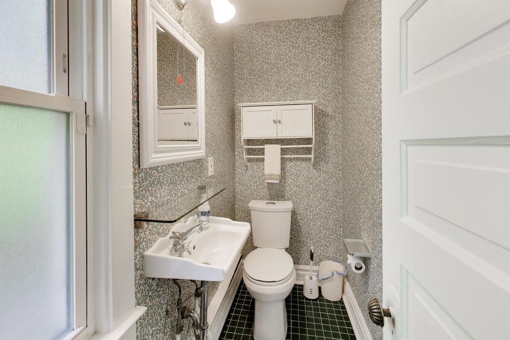 1911 Colfax Street - Photo 15