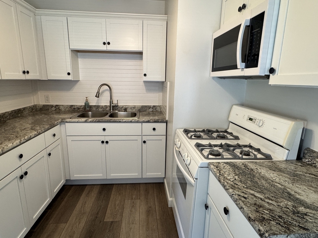 1508 W 36th Street - Photo 4