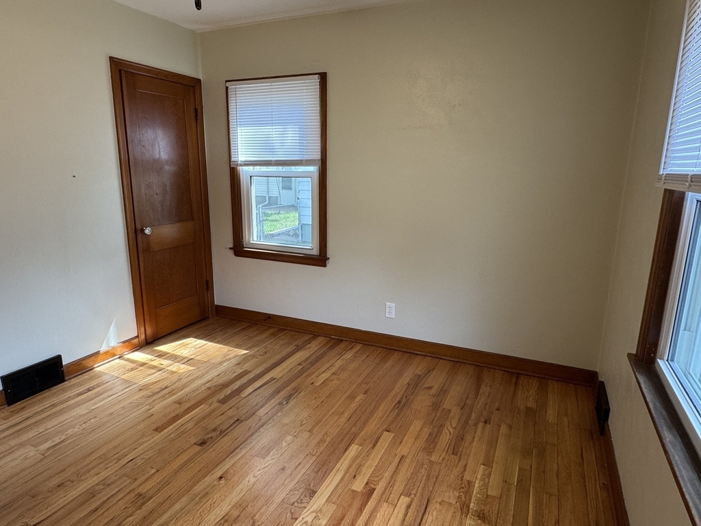 1508 W 36th Street - Photo 6