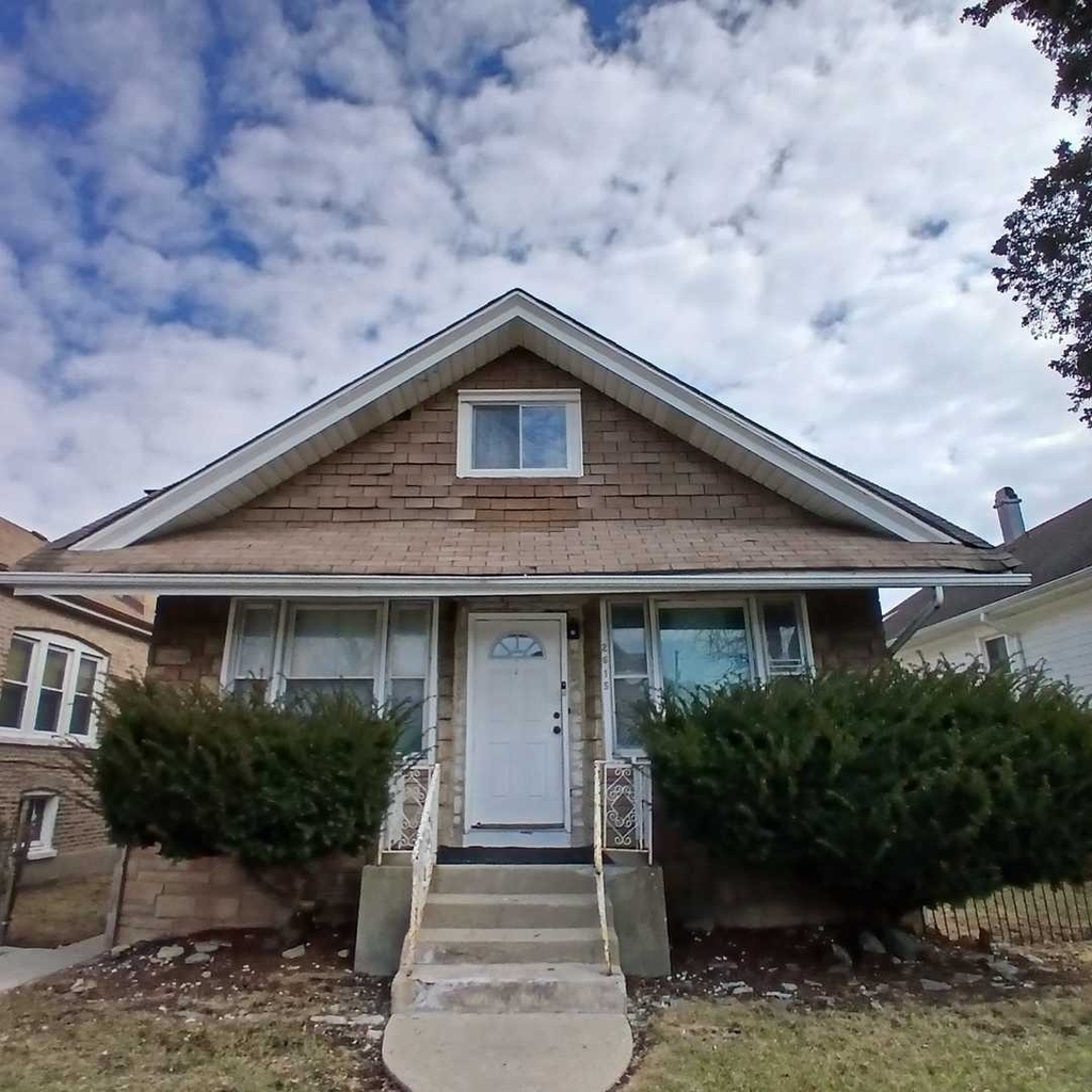 2615 N Newcastle Avenue - Photo 0