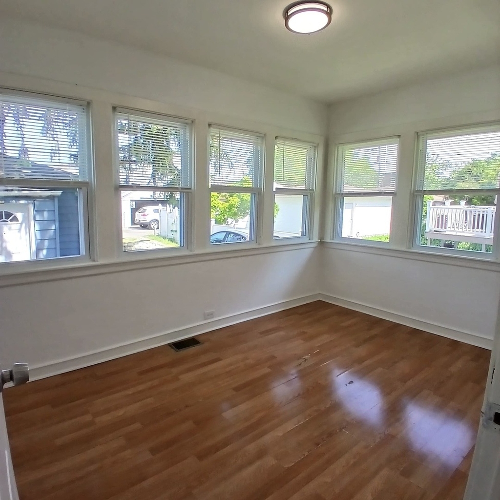 2615 N Newcastle Avenue - Photo 5