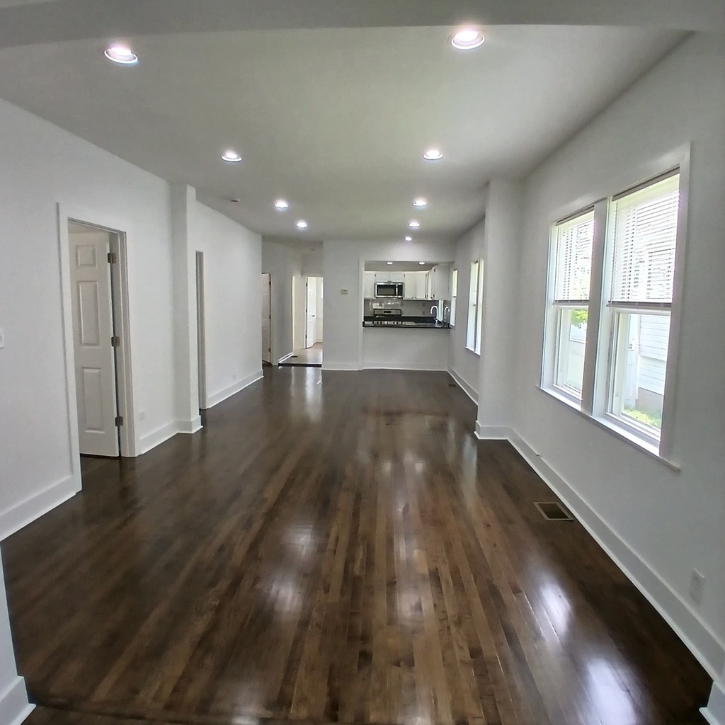 2615 N Newcastle Avenue - Photo 2