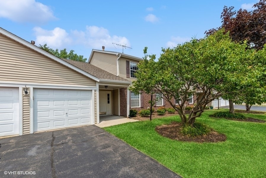 302 Newport Lane - Photo 0