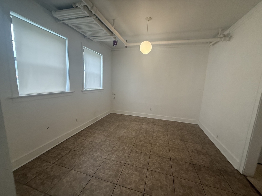 3258 Maple Avenue - Photo 3