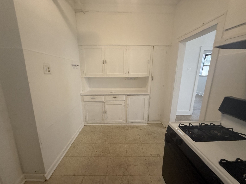 3258 Maple Avenue - Photo 8
