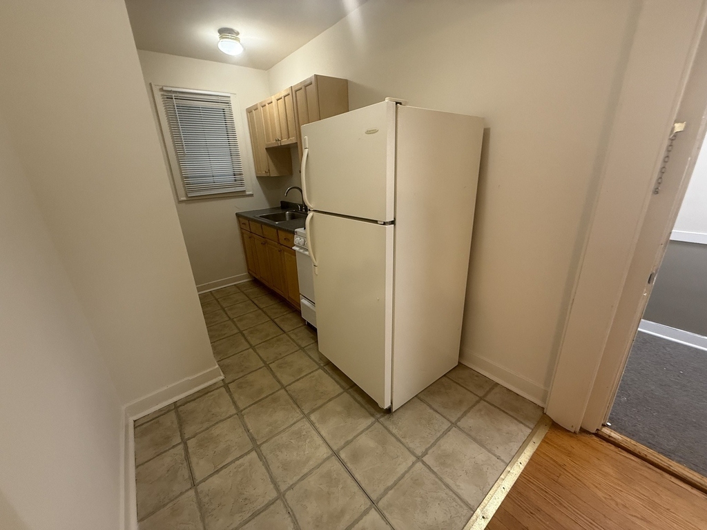 18 E Northwest Highway - Photo 7