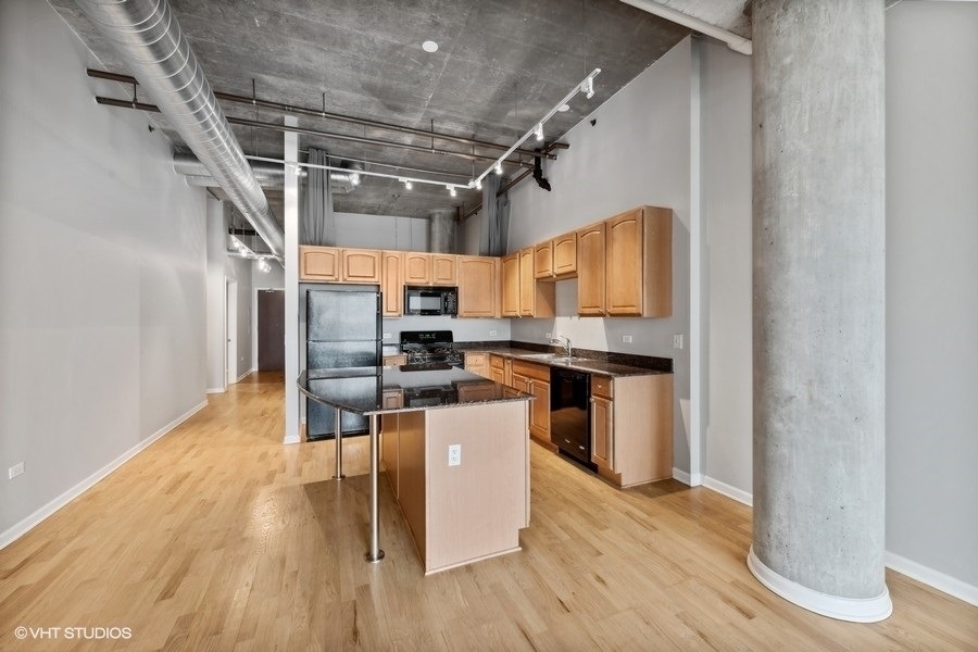 125 E 13th Street - Photo 2