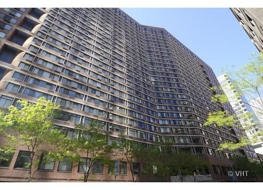 211 E Ohio Street - Photo 0