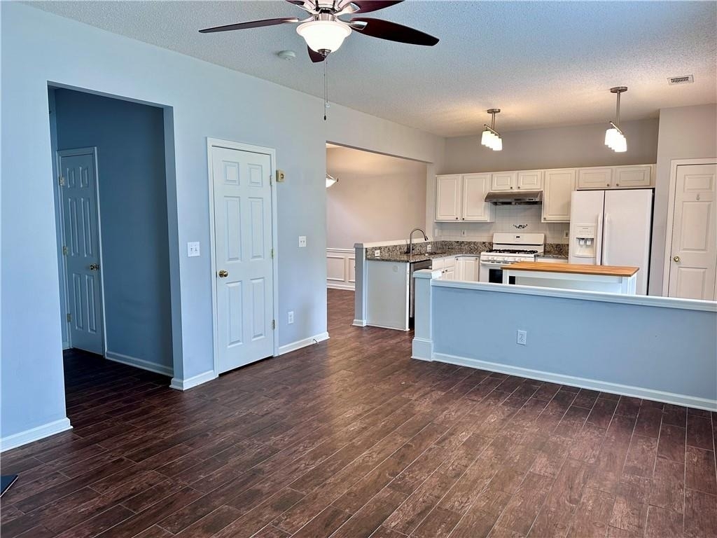 6004 Falling Water Court - Photo 10