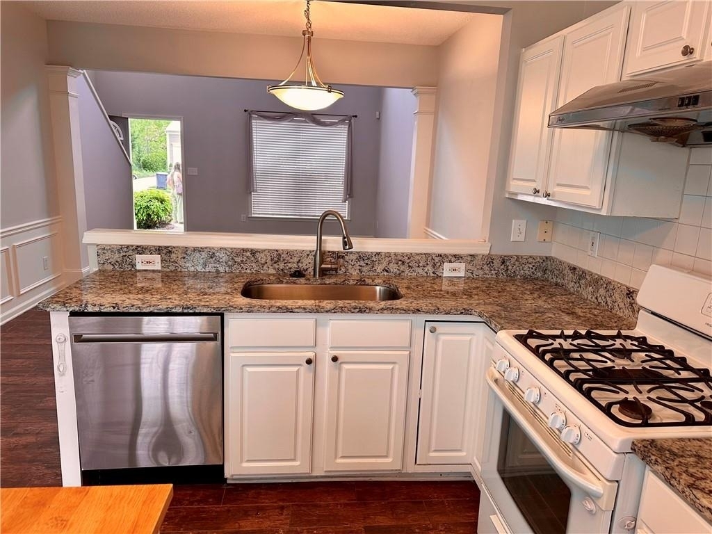 6004 Falling Water Court - Photo 4