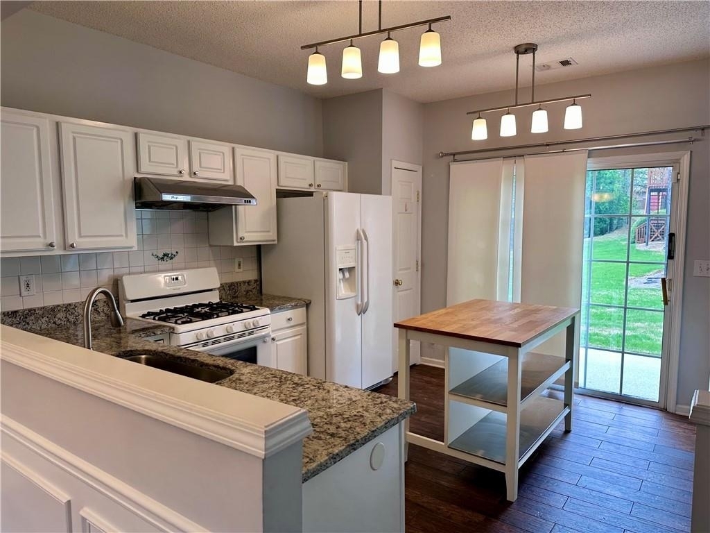 6004 Falling Water Court - Photo 5