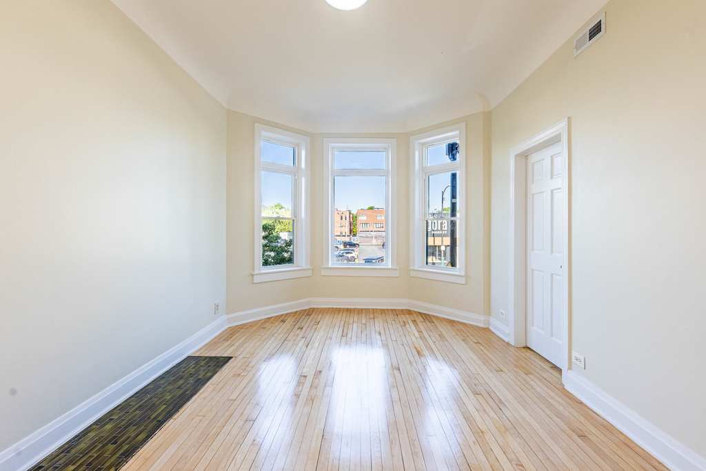 2137 N Western Avenue - Photo 4