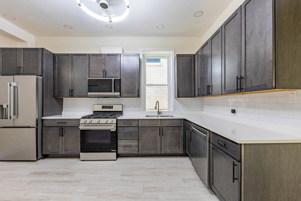 2137 N Western Avenue - Photo 13