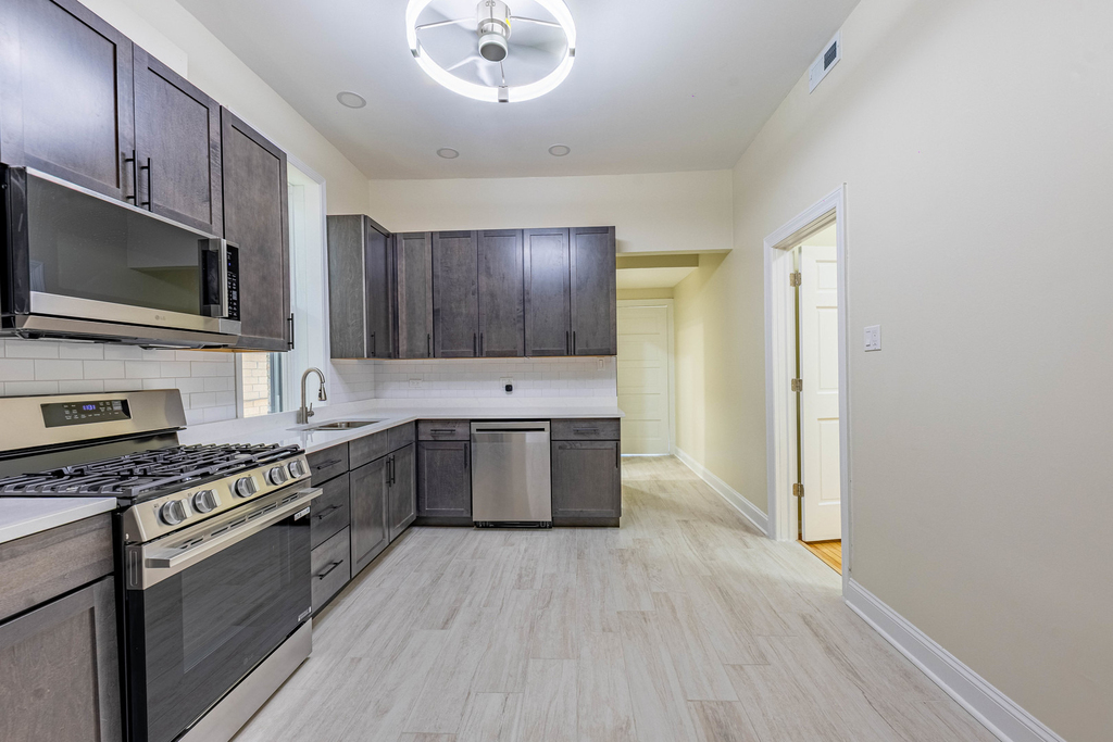 2137 N Western Avenue - Photo 15