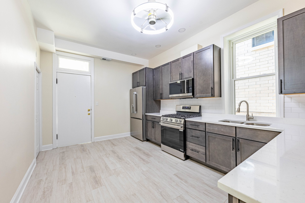 2137 N Western Avenue - Photo 12